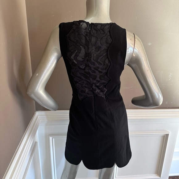 NWT Zac Zac Posen Embordered Scallion Insert Little Black Dress Sz 6 Sleeveless - Picture 6 of 6